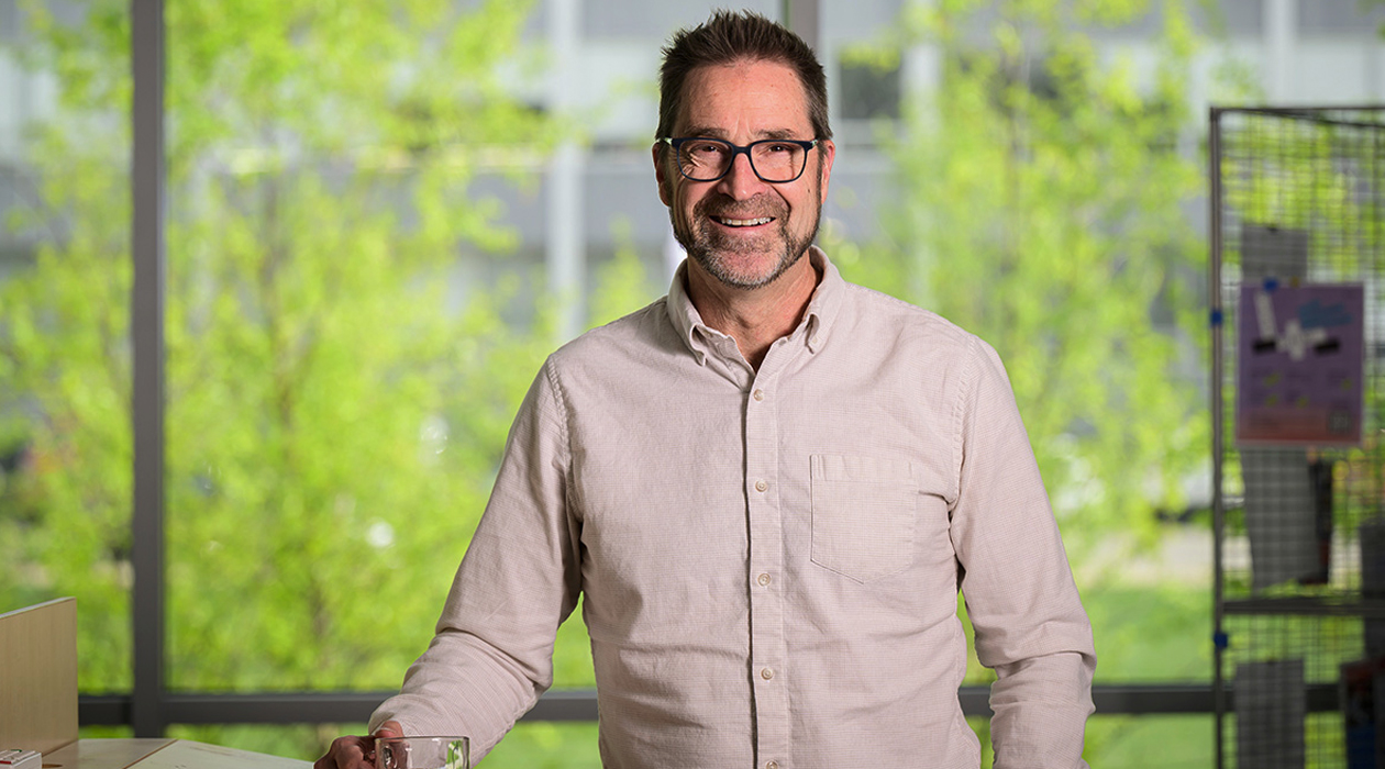 U. of I. psychology professor Brent Roberts, pictured, and his co-author, University of Toronto psychology professor Michael Inzlicht, argue that psychological science sometimes overemphasizes the role of willpower in human success and well-being. The personality trait “conscientiousness” is a better predictor of success, they write in a new review.  Photo by Fred Zwicky